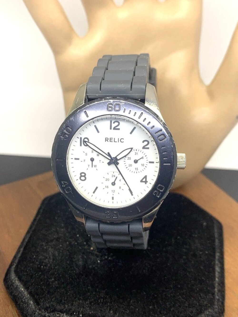 Relic by Fossil Men's Watch ZR15637 Quartz White Dial Gray Rubber Strap 38mm